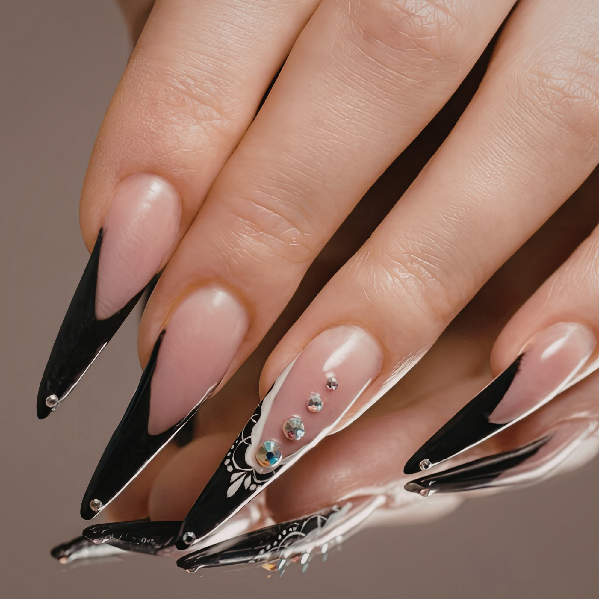Red Geometry — Nail Art